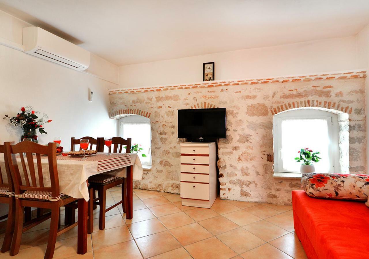 Old Town Vrsar, Apartments Danica & Zoran Exterior photo